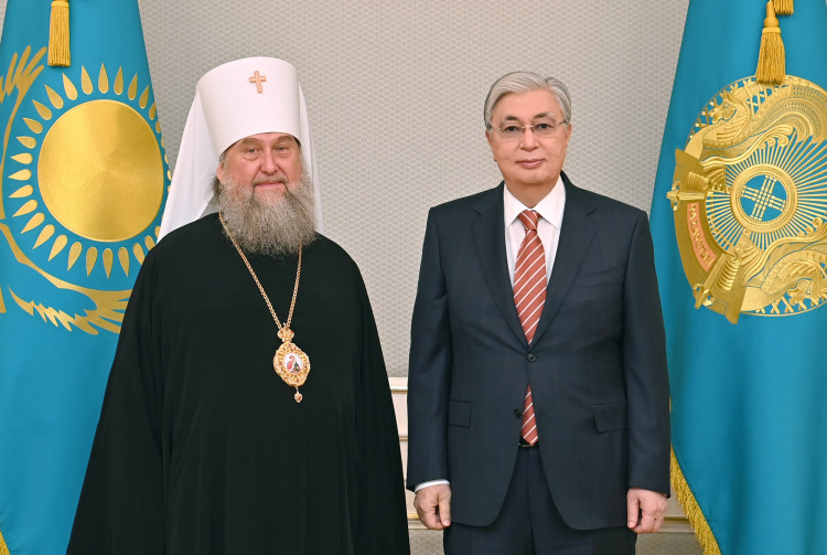 Глава государства принял митрополита Астанайского и Казахстанского Александра
